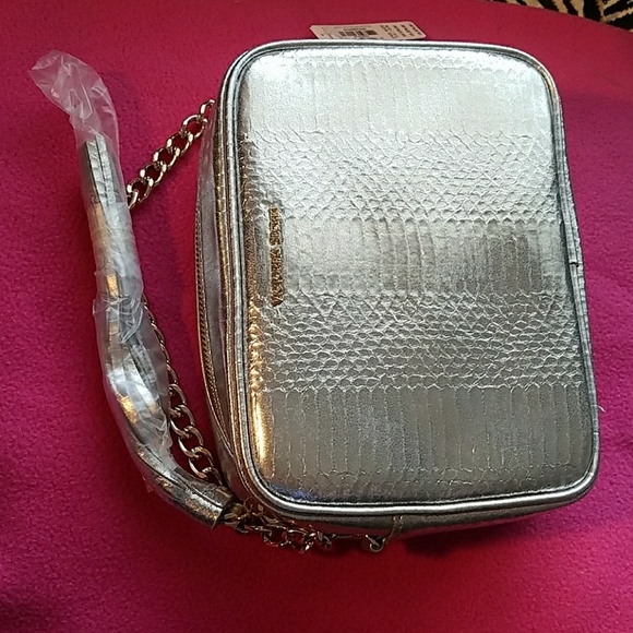 NWT VS CROSSBODY PURSE! - Picture 2 of 6